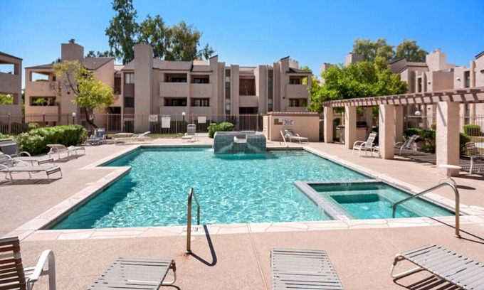 Cavalier Vista Condo | Mike's #124 · Cozy 1bd in ❤ of Old Town | Heated Pool, HotTub