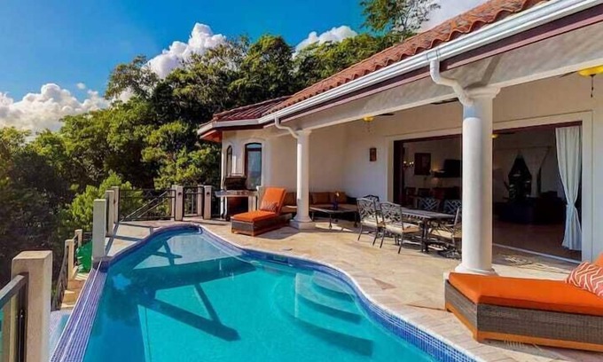 Roatan Villa | Mila Casa @ Parrot Tree Plantation