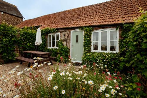 West Compton House | Milkmaids Cottage - Rudge Farm Cottages