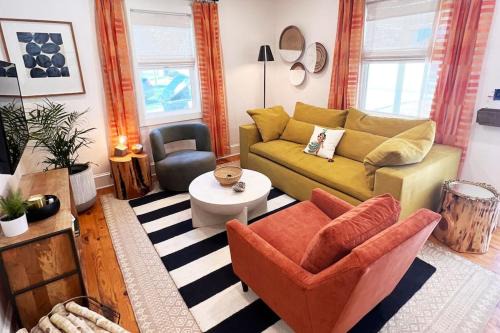 Jefferson House | Mill House in Beautiful Downtown Jefferson