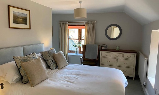 Fiddington Cottage | MILL POND COTTAGE, pet friendly, with a garden in Williton