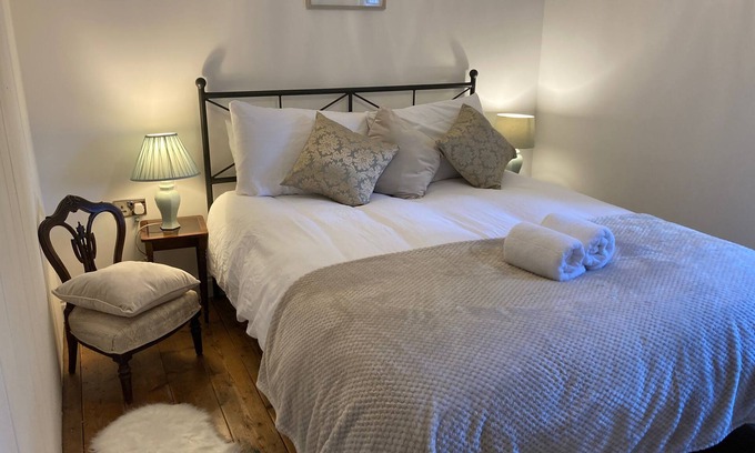 Pakefield Cottage | Mill Villa: stunning 4 bed retreat 5 mins from Pakefield’s beautiful sandy beach