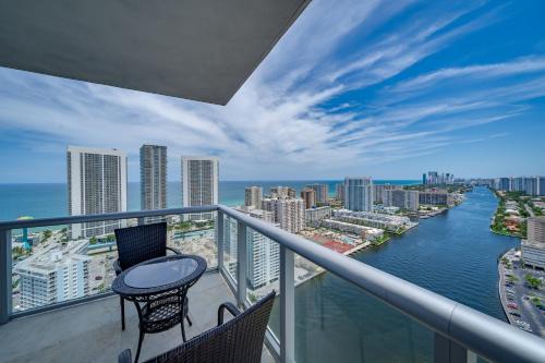 Hallandale Beach Apartment | Million Dollar Penthouse with Pool Amazing Views