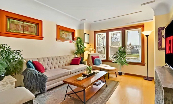 Milwaukee House | Milwaukee Bungalow - Old World Charm w/Modern Amenities! Hot Tub!