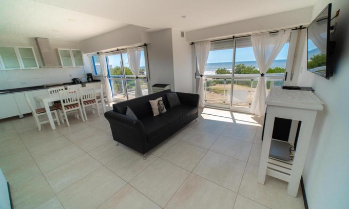 San Bernardo del Tuyu Apartment | Minimal