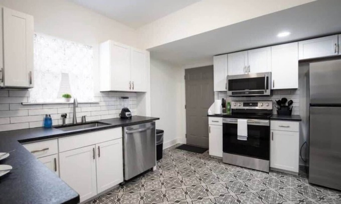 Norwood House | Mins to Downtown & Top Golf - Historic at Norwood