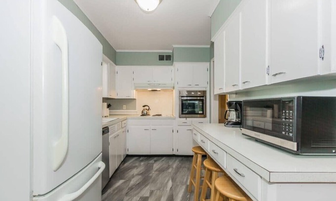 Little Rock House | Mins to Zoo, Hospital & UA - Broadmoor Bungalow