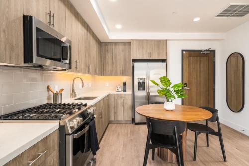 Menlo Park Apartment | Mint House - Menlo Park