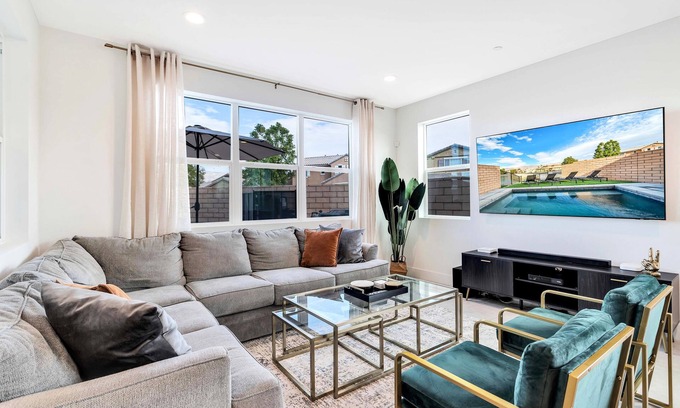 Terra Lago Villa | Minutes away from Coachella Festival! Lakeside Villa- Modern & Spacious