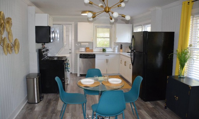 Fort Valley House | Minutes from FVSU! Renovated home for peace & tranquility