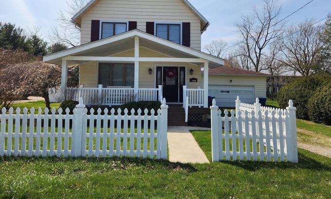 Huron House | Minutes from Nickel Plate Beach & Cedar Point