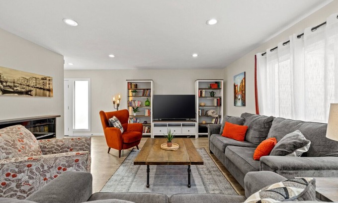 Ozark House | Minutes from Ozark's favorites