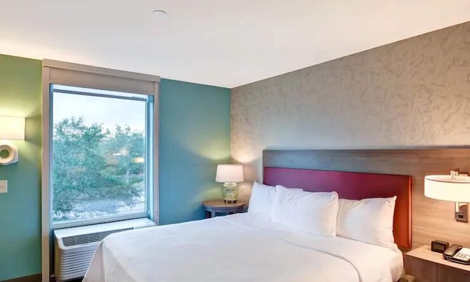 Terrace Park Hotel | Minutes to Busch Gardens and Sesame Street Safari Fun! Pets Allowed!