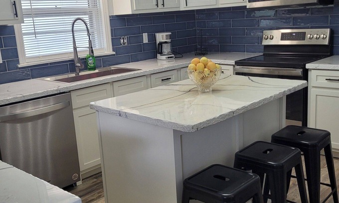 Iuka House | Minutes to Eastport, Aqua Yacht, Colman Marina 3 state parks short distance away