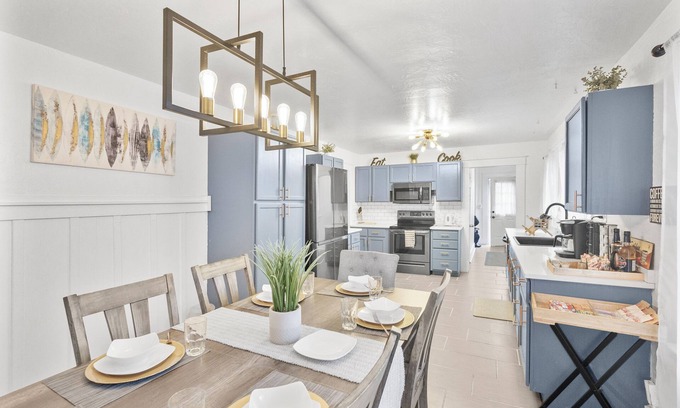 Crescent City House | Minutes to Redwoods and Short Walk to Ocean - 4/Bdr. Home - The Modern Vintage