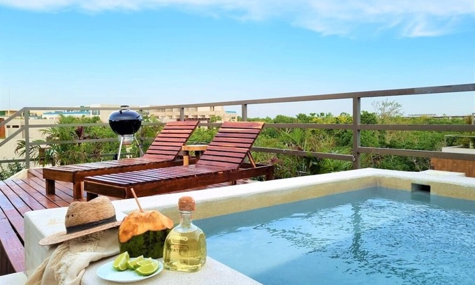 Zama Condo | Mirak Grand Luxury Penthouse with Private Pool & Rooftop