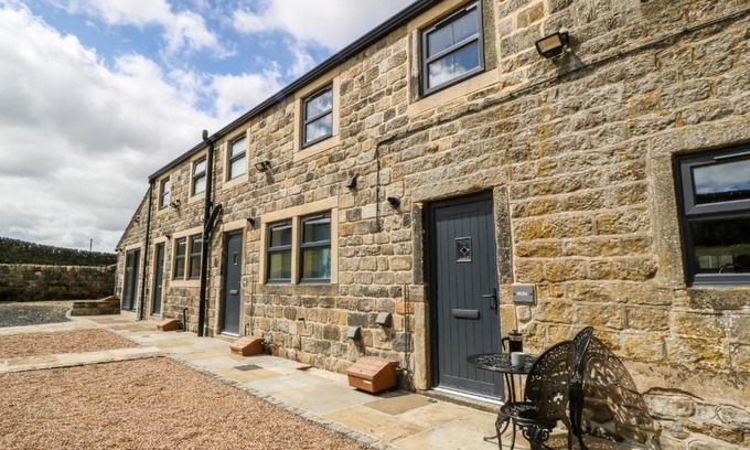 Lumbutts House | Mirk Cottage