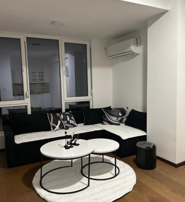 Petrovec Apartment | Mirror Apartments