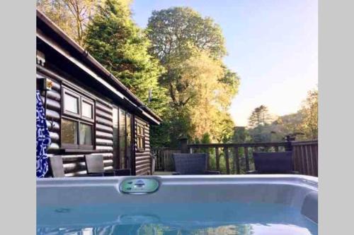 Troutbeck Bridge House | Mistletoe One Luxury Lodge with Hot Tub Windermere