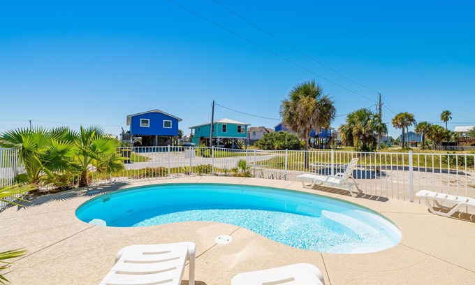 Fort Morgan Pines House | Mobile Bay Home w/Fishing Dock - 1 Block to Beach & Near Marina