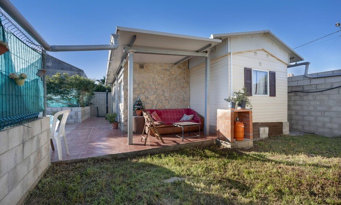 Chiclana de la Frontera House | Mobile Home 'Manoli' with Private Garden and Balcony