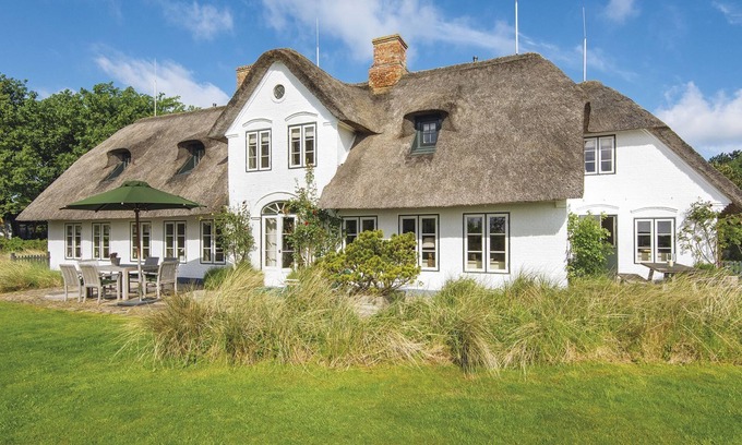 Munkmarsch Cottage | Moby Dick from A&M - Moby Dick