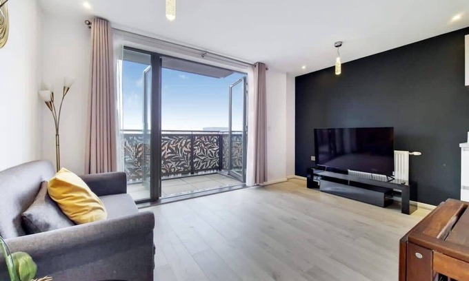 Canning Town Apartment | Modern 1 Bedroom Canning Town Apartment