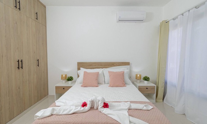 Los Melones Apartment | Modern 1BR Retreat Walk