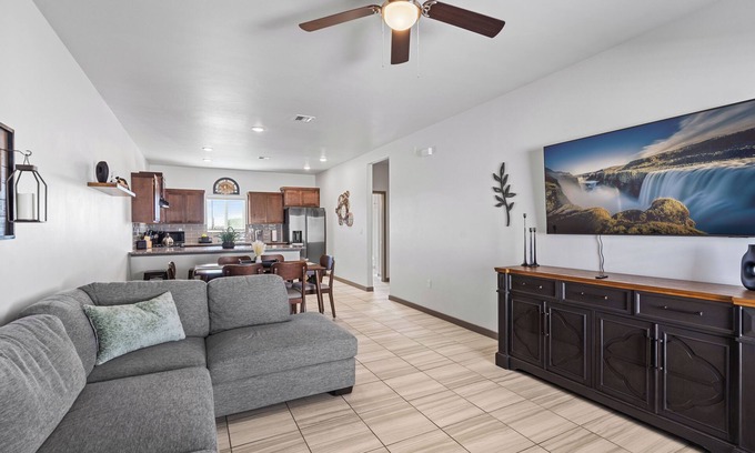 Biggs Field Apartment | Modern 2-Bed, 2-Bath in the Heart of the City