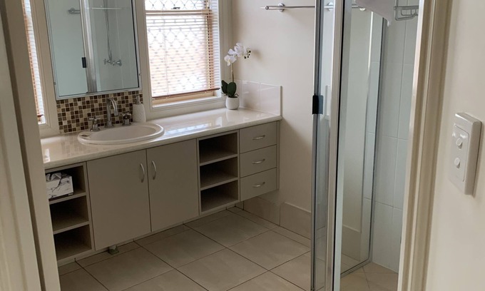 Mackay Apartment | Modern 2 bedroom unit close to city centre