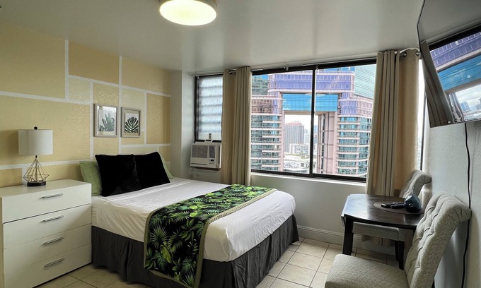 Waikiki Apartment | Modern, 29th Fl, View, Legal