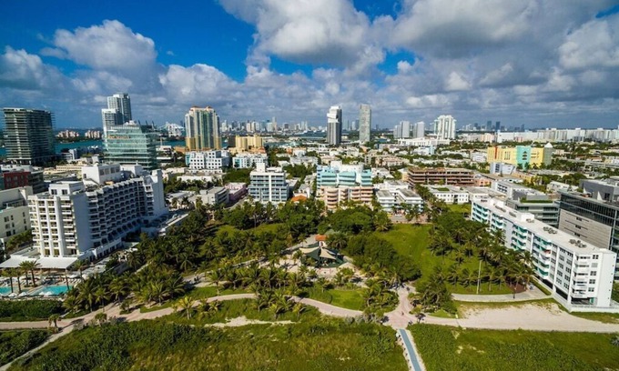 South of Fifth Condo | Modern 2BD in South Beach - Steps to the beach
