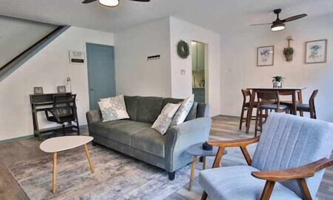 Arden-Arcade Apartment | Modern 2BR/1BA Sacramento Apt- Centrally Located-2