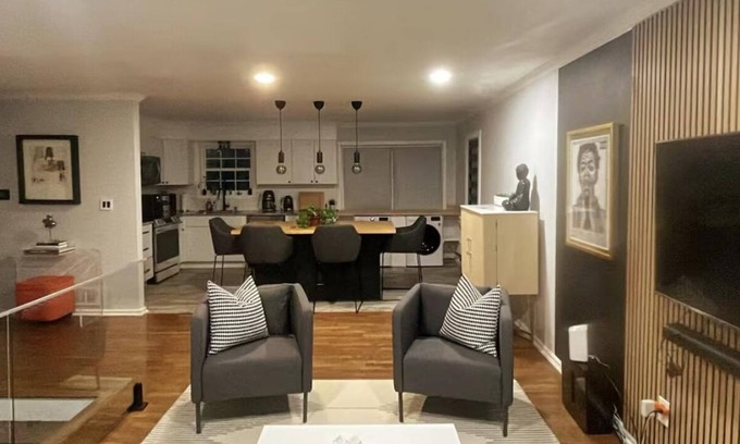 East Point House | Modern 2BR Getaway Near ATL Airport, Downtown & Tyler Perry Studios