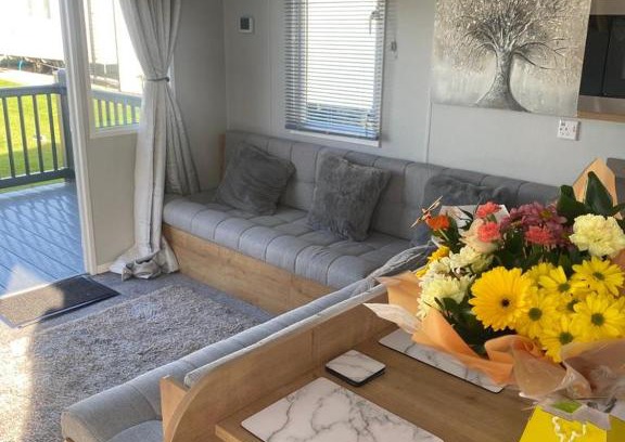 Walton on the Naze Other | Modern 3 bedroom caravan near the beach