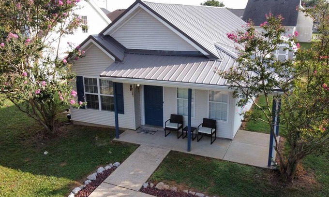 Murfreesboro House | Modern 3 Bedroom Boro Home in Quiet Neighborhood