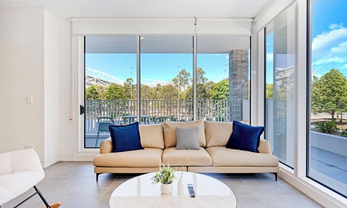 Sydney Olympic Park Apartment | Modern 3B2B apt with stadium view@Olympic park