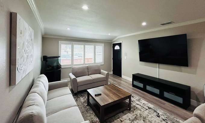 East San Jose House | Modern 3BR/2BA Retreat – Perfect for Families, Travel Nurses, or Professionals