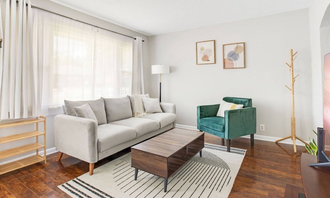 Ironton House | Modern 3br Gem in Heart of Ironton