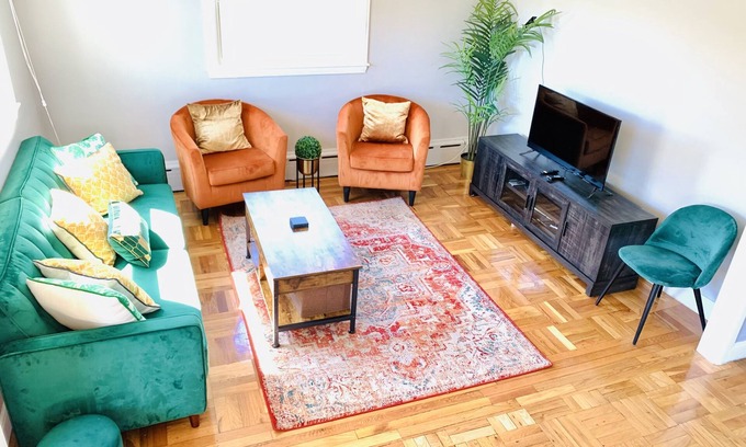 Revere Apartment | Modern 3BR with free parking near Revere Beach!