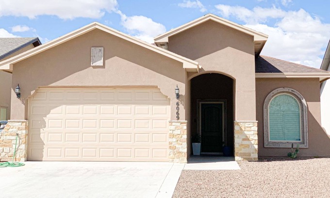 El Paso House | Modern and beautiful entire house in West El Paso