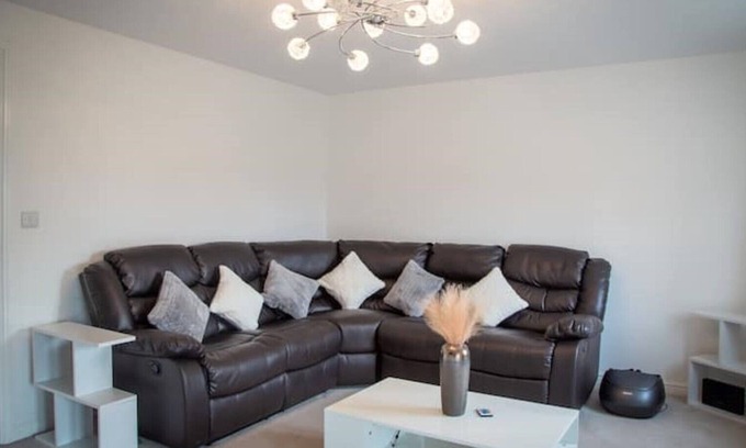 Maidstone House | Modern and Luxurious House