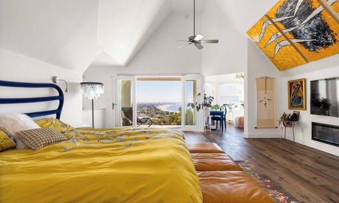 Pacific Palisades House | Modern and spacious 4 bedroom house, spectacular ocean views