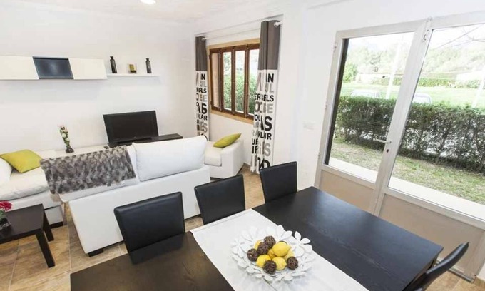Urbanitzacio Gotmar Apartment | Modern apartment near the beach for 5 people with pool, AACC and WIFI