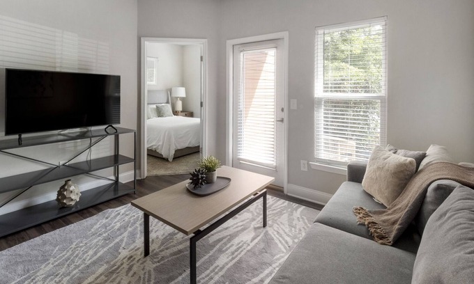 Johns Island Apartment | Modern Apartment in Prime Location (ID3619X04)