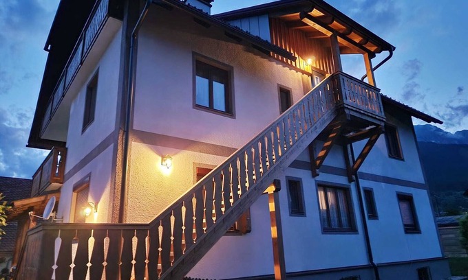 Ardning Apartment | Modern apartment on a farm with a view of the Gesäuse National Park