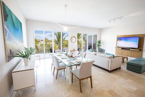 Playa Blanca Apartment | Modern Apartment - Steps to Puntarena Beach Club & Shops - Marina Overlook - Sleeps 10