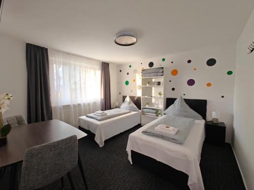 Neuburg Apartment | Modern Apartments Neuburg 29 - NEU - 2 Zimmer - 4 Separate Betten, Komfort, Top Ausgestattet, Smart TV, Wi-Fi