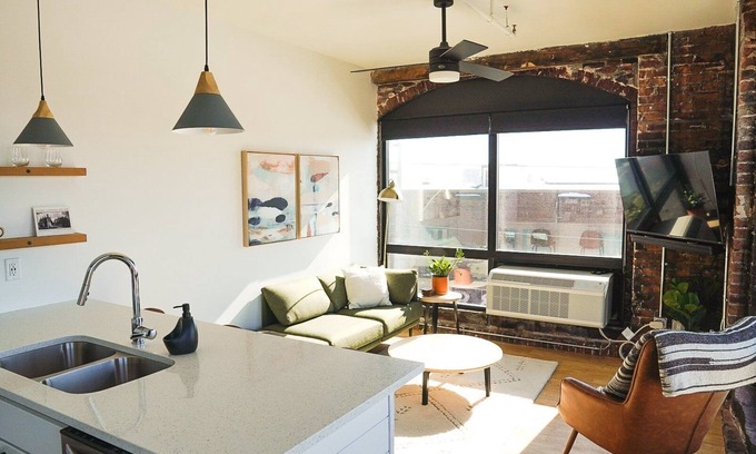 Duluth Apartment | Modern Apt w/Gym, Elevator, Coffee Shop | 307