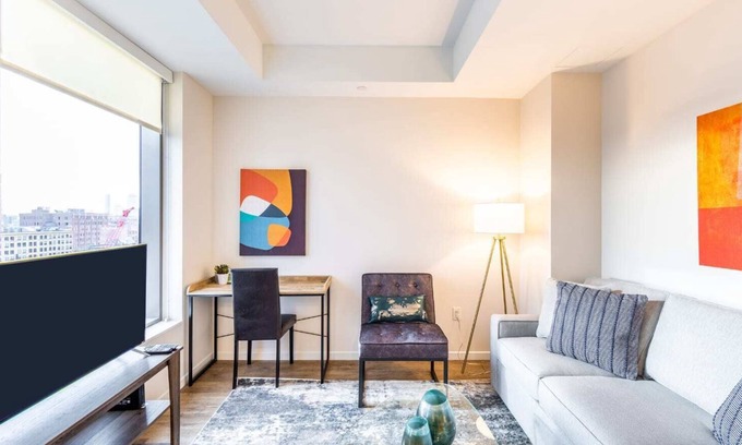 Seaport District Apartment | Modern Apt with City Views and Gym